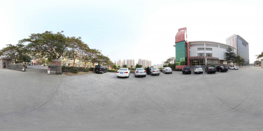 动景+共鸣商会门口